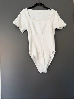 QQQ Square Neck Short Sleeve Bodysuit in White